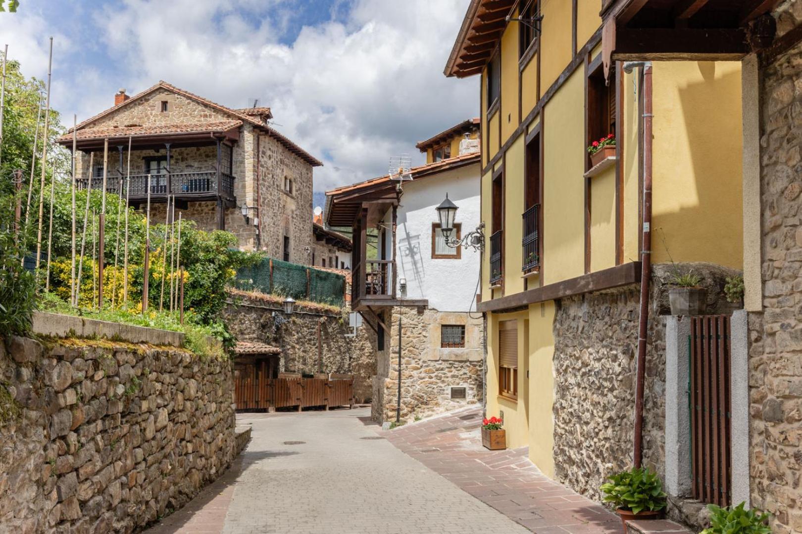 Villa Casa Raymonde Potes Exterior foto