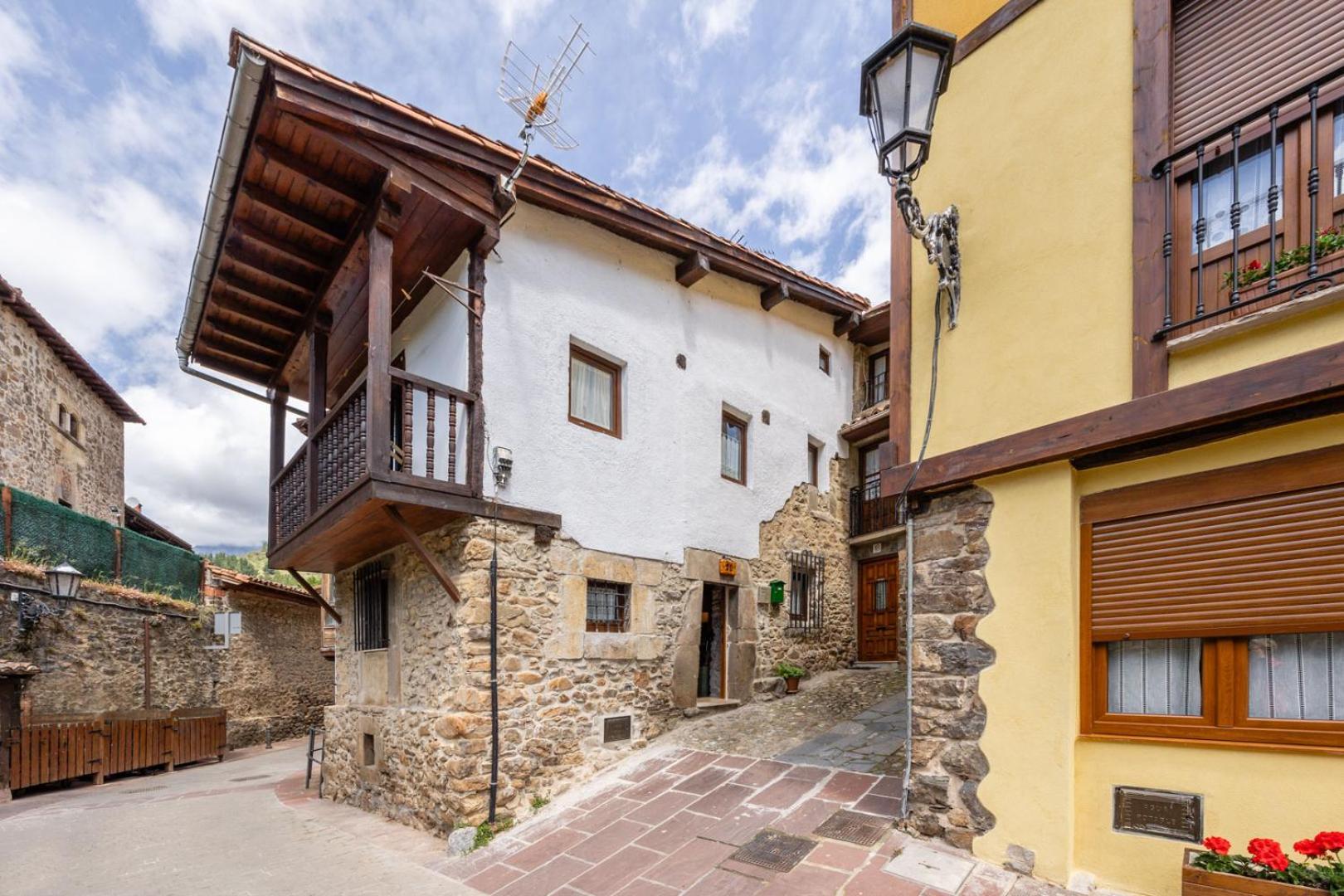 Villa Casa Raymonde Potes Exterior foto